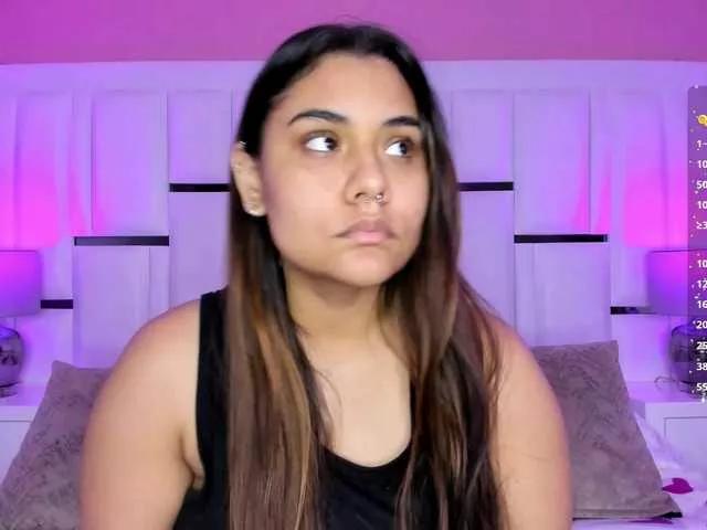 AlannaWest on BongaCams 