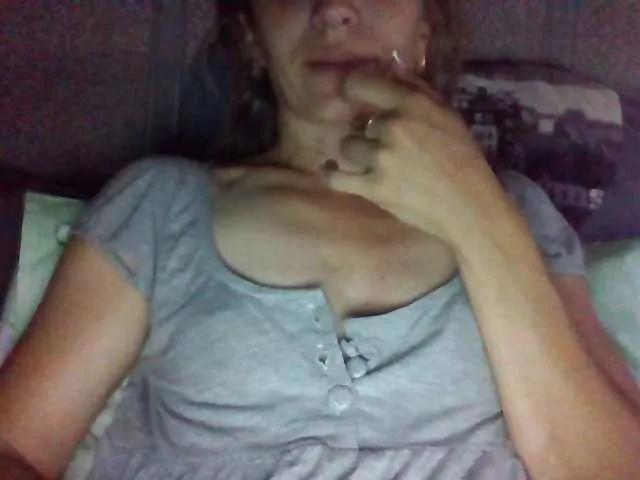 BabyLove4432 on BongaCams 