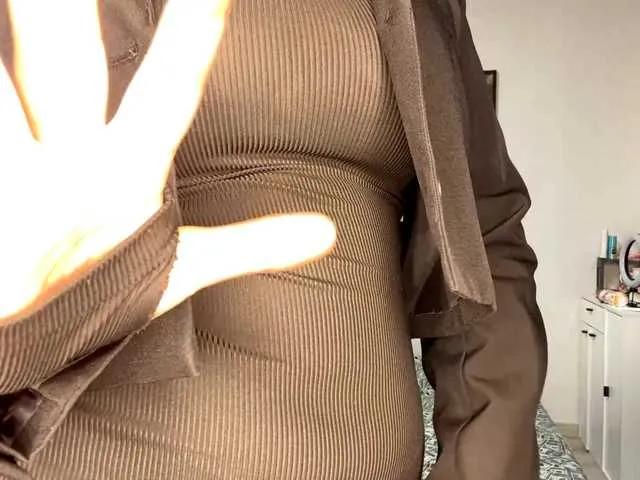 DomoniqueEdnie on BongaCams 