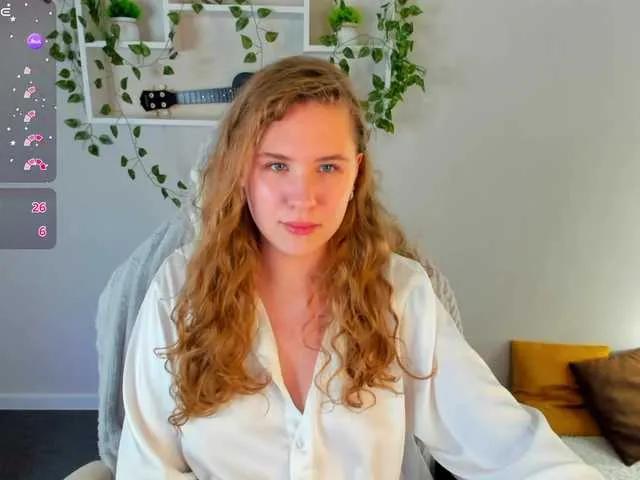 Elsiee-Cuttiess — It turns me on when you take the initiative and know how to play. I love it when conversations become more and more heated, and fantasy gets out of control. I love it when you tell me what you want... 