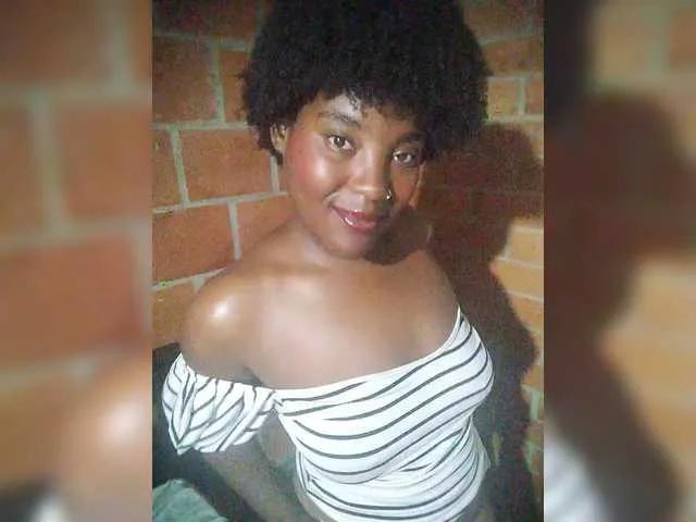 EmiliAddams — I love teasing slowly, touching my wet pussy, playing with my Lush, and watching you stroke on cam for me . Sweet words, daddy vibes, and patience drive me crazy. Make me beg, make me moan... and you'll have me cumming for real. 