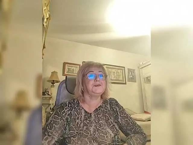 KarinkaSweet — Men who know the value of female pleasure are persistent in getting it and are open to experimentation. Polite, generous and taciturn men! If you're kind... if you use your imagination... and you encourage me to play :)