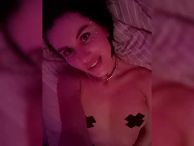 LolaLee on BongaCams 
