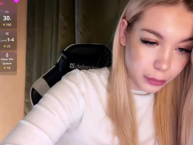 maksisisia — "I'm excited by emotion and passion. I appreciate moments when I can feel connected to a person.'