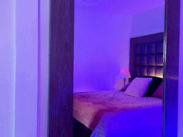 NickyCole — It makes me horny to be talked dirty and treated like a slut, I love to rub and fuck my pussy, hard buttocks and ass rubbing turn me on too much, I love to lick and play my beautiful pierced tits, with me you will not miss the fun.