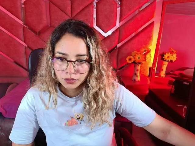 OliviaFox — I love hard cocks to suck and make them come, I also really like that they give me so many buttocks that they leave my buttocks red