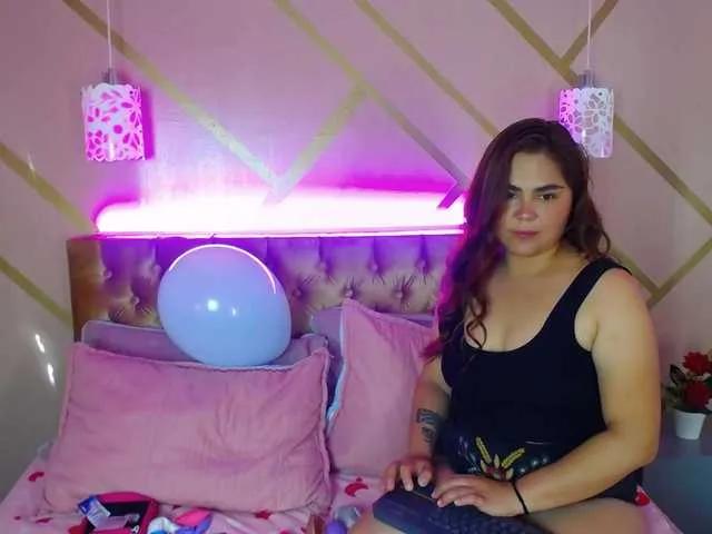 PhamelaHolter — Hello my love!  I am a Latin woman full of joy, passion and good vibes. I love to laugh, dance and enjoy every moment as if it were unique.