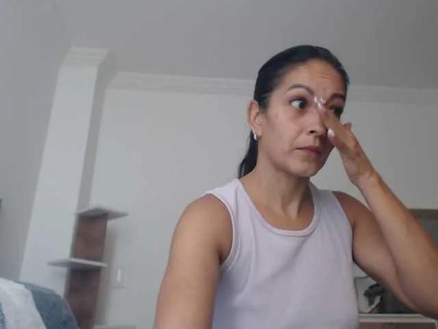 seiya5 — soy una chica latina muy caliente y juguetona