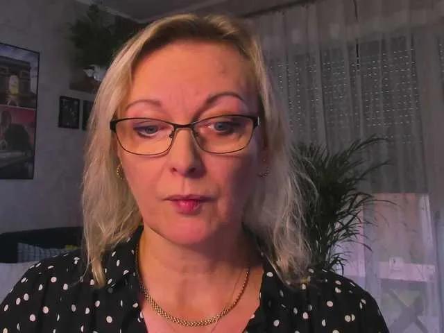 SoftVANESSA — I am a cooking addict, yes ! My dream is to make the whole world smell better with my cookies and my special plates I like to cook, The secret ingredient is always love, I like to put love in all I do. I believe laughter is brightest when the food is...