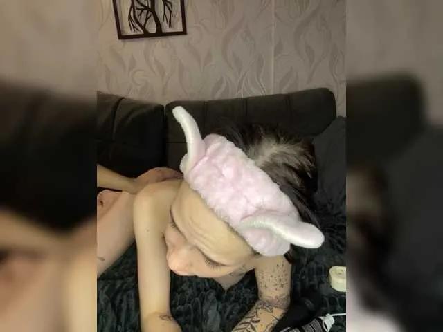 Twins-bleezza — Freechat on BongaCams