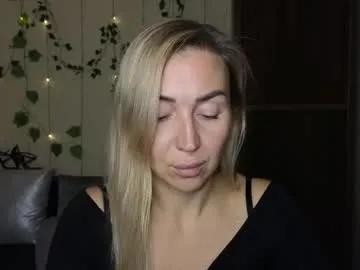 ay_kiss_jully — GOAL: put on stockings and panties [809 tokens left] # smile #new #nonude #shy #natural #feet #muscle # fit #