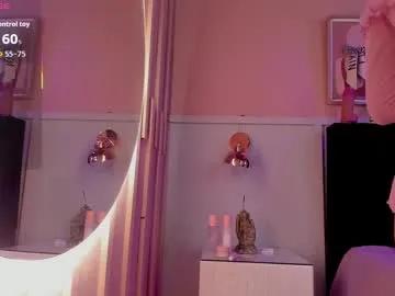 chloe_watson_ — GOAL: Massage boobs close to cam  [103 tokens remaining] Hello, how are you today, look, my pvt includes oil show, cum show, semen, sensual dance and blowjob. The extras are riding anal plug, squi