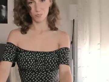 shesleepsnaked — close the goal and see if my body matches the pics on the wall [799 tokens remaining]