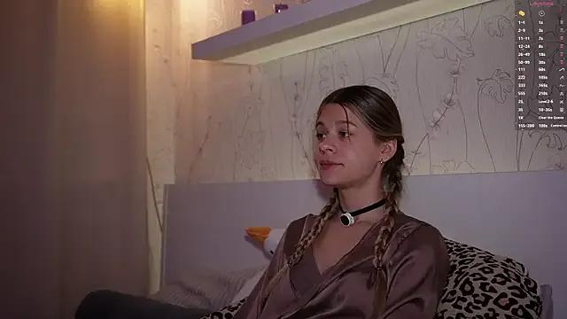 AnneVerity on StripChat 