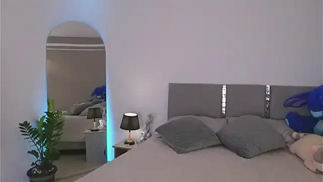 AnnyHizzle on StripChat 