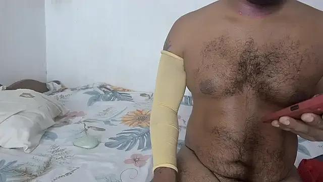 AraNDissNaughtyJolly on StripChat 