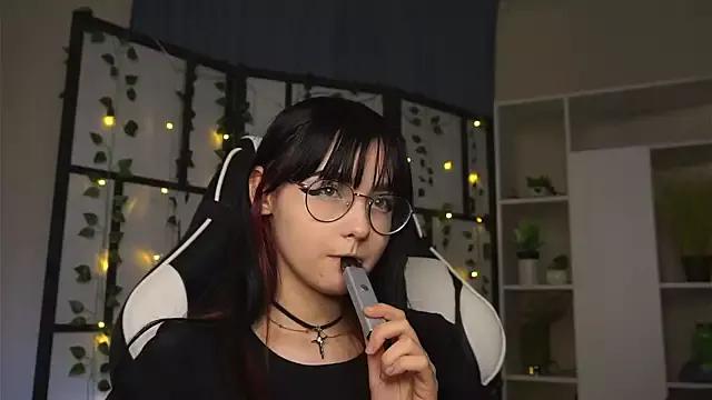 BereniceBattersby on StripChat 