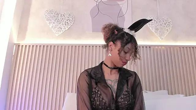 daiana_curly on StripChat 