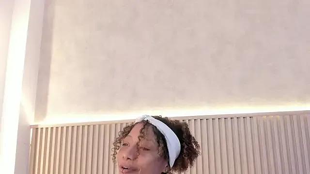 daiana_curly on StripChat 