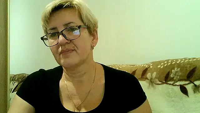 Dana4921 on StripChat 