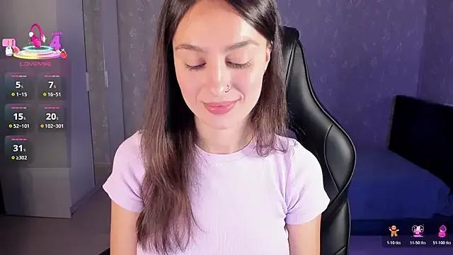 EllaFresh on StripChat 