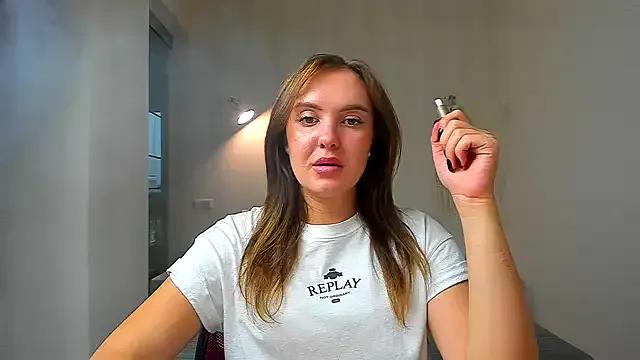 EmmaNorman on StripChat 