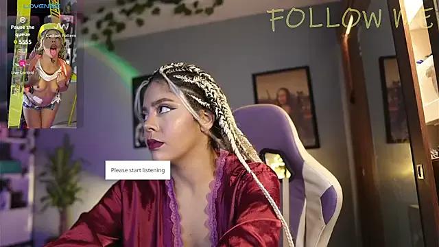 hannachris- on StripChat 