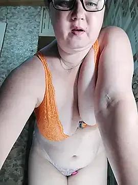 Holly-69 on StripChat 