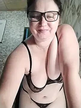 Holly-69 on StripChat 