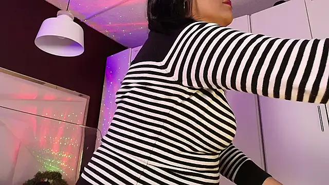 Inndrahot on StripChat 