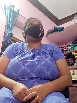 lathikaqueentamil's avatar