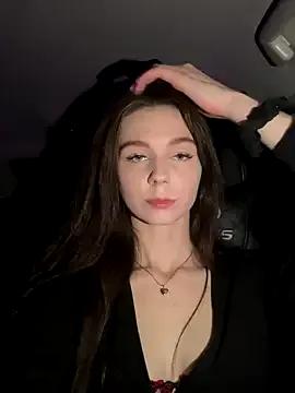 MilaBee — Naked 10 min+masturbation 3-4 fingers