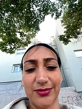 Ninabigtitied on StripChat 