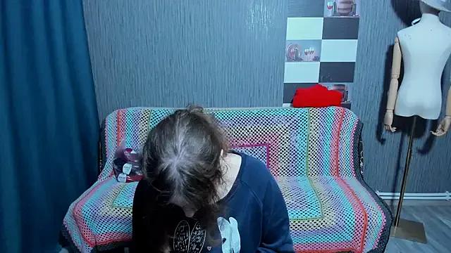 pa1e_pr1ncess — teasing with cleavage