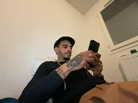 Rebeu313 on StripChat 