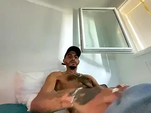 Rebeu313 on StripChat 