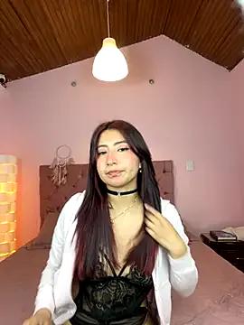 saramooon on StripChat 