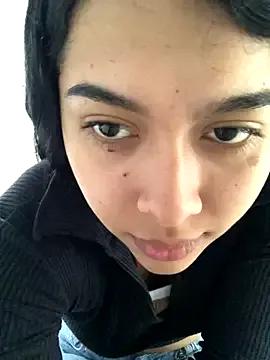 SweetLatiin_ on StripChat 