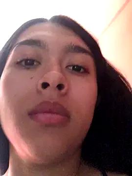 SweetLatiin_ on StripChat 