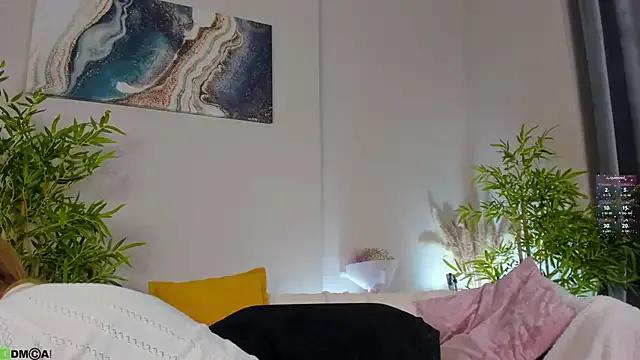 Sweett_Monica — flash tits