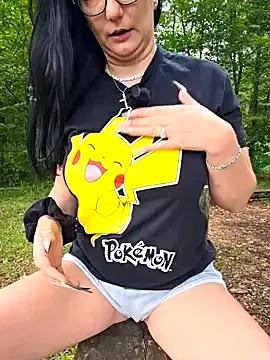 Swiss_Lady on StripChat 