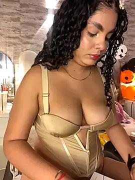 Yassy_vazquez on StripChat 