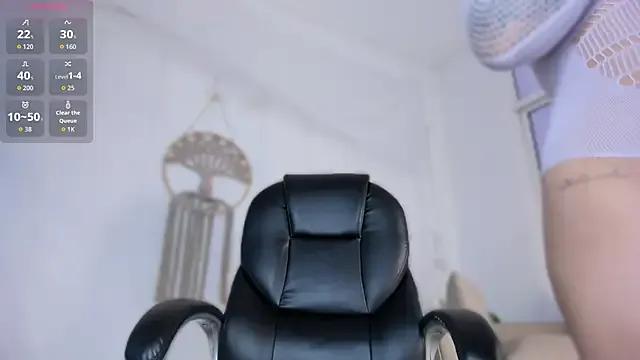 zali_mahamed — show feet